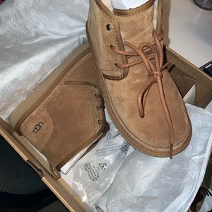 BNIB BIG KIDS UGG NEUMEL II SIZE 6